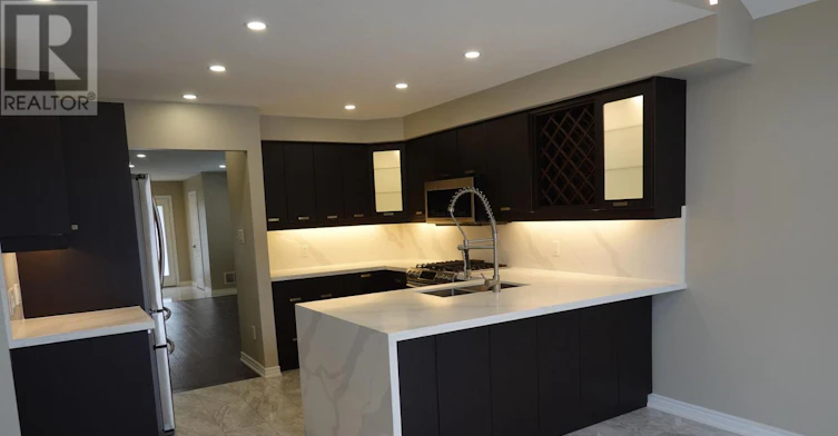 36 Vipond Road, Whitby, ON, L1M 2P2 - 3