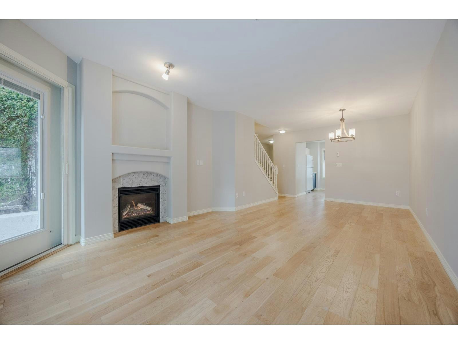 16-15432 16a Avenue, Surrey, BC, V4A 1T3