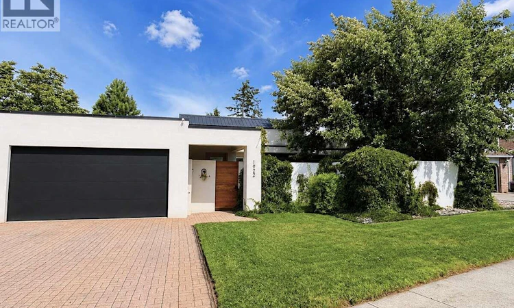 1922 Glen Gary Drive