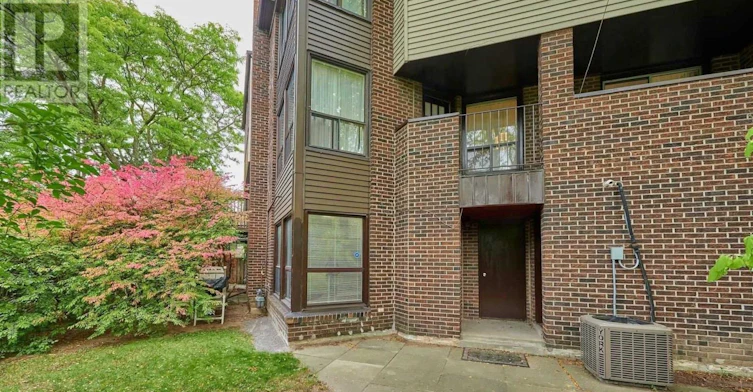 10 Lofty Hill Way, Toronto, ON, M2H 2Z8 - 4