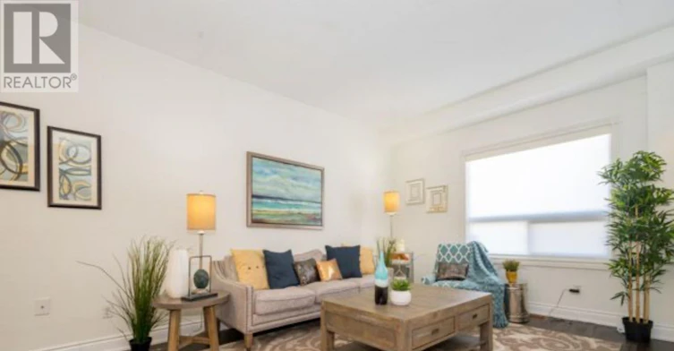 295 Gowan Avenue E, Toronto, ON, M4J 2K7 - 2