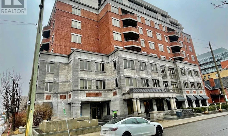 701-320 Mcleod Street