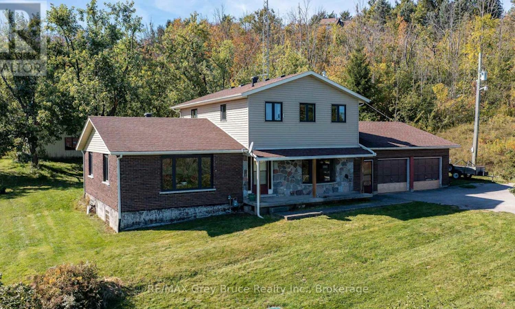 138558 Grey 112 Road