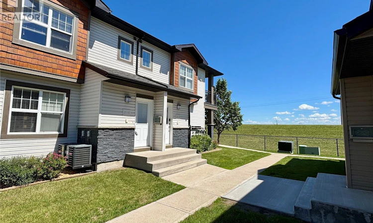 2110-1015 Patrick Crescent
