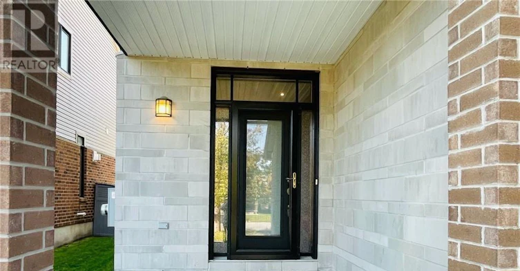 1189 Tischart Crescent, Ottawa, ON, K2T 0G7 - 2