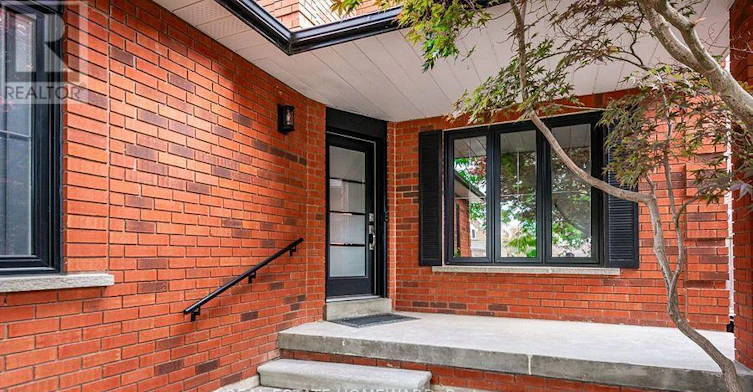 MAIN2ND-822 Firth Court, Newmarket, ON, L3Y 8H7 - 2