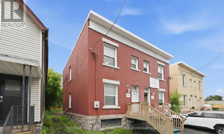 451 & 453-453 Catherine Street N