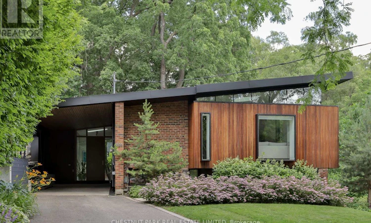 835 Royal York Road