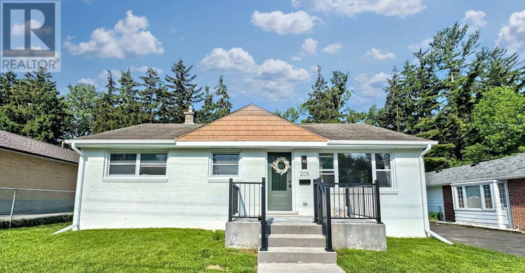 UPPER-205 Trowbridge Avenue, London, ON, N6J 3M2 - 2