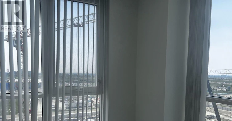 1112-28 Interchange Way, Vaughan, ON, L4K 5Z7 - 4