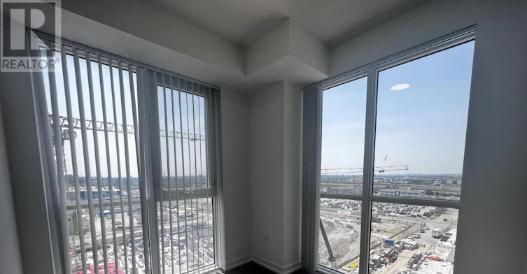 1112-28 Interchange Way, Vaughan, ON, L4K 5Z7 - 10