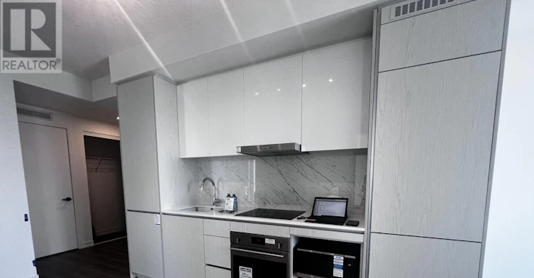1112-28 Interchange Way, Vaughan, ON, L4K 5Z7 - 3