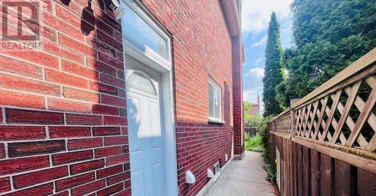 BSMT-252 Hickory Circle, Oakville, ON, L6H 4V2