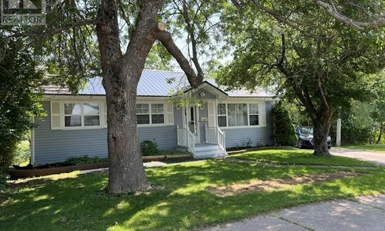 26 Crescent Drive