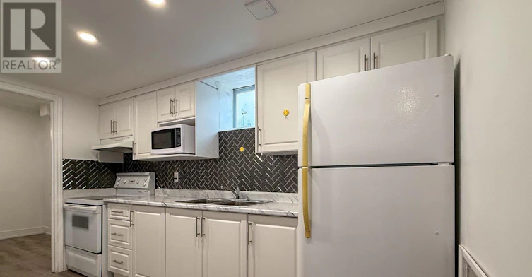 LOWER UNIT-3421 Ellengale Drive W, Mississauga, ON, L5C 1Z5 - 4