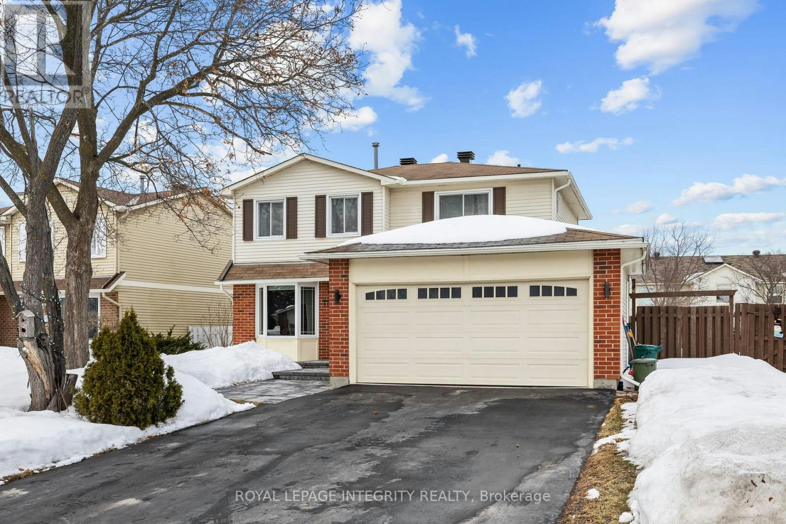 1090 Chablis Parkway, Ottawa, ON, K1C 2T5 - 2