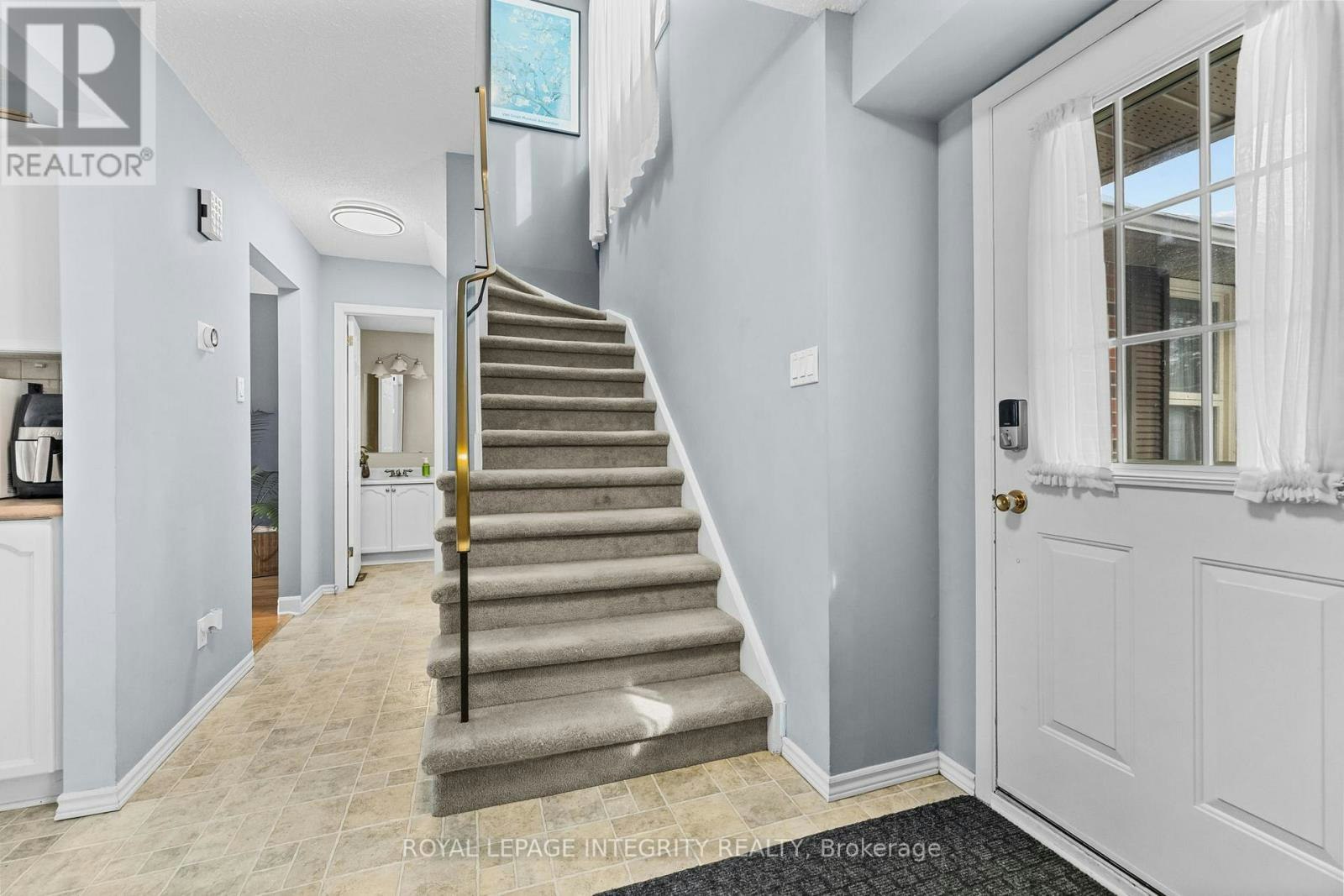 1090 Chablis Parkway, Ottawa, ON, K1C 2T5 - 4
