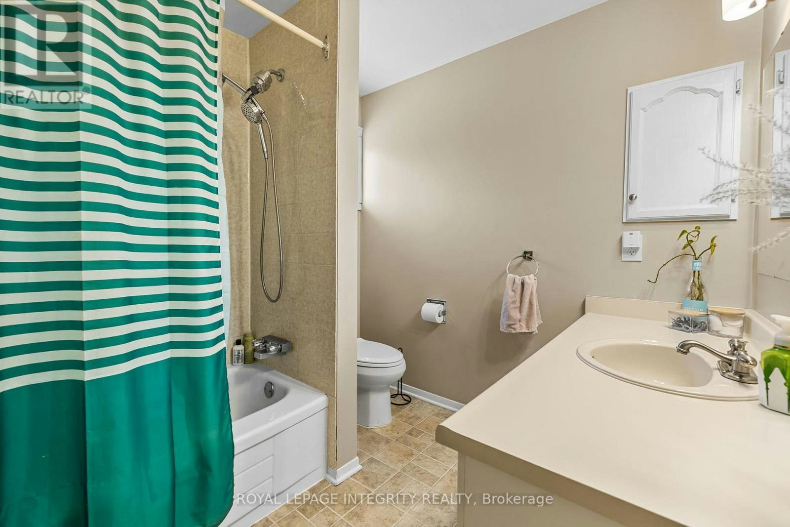 1090 Chablis Parkway, Ottawa, ON, K1C 2T5 - 15
