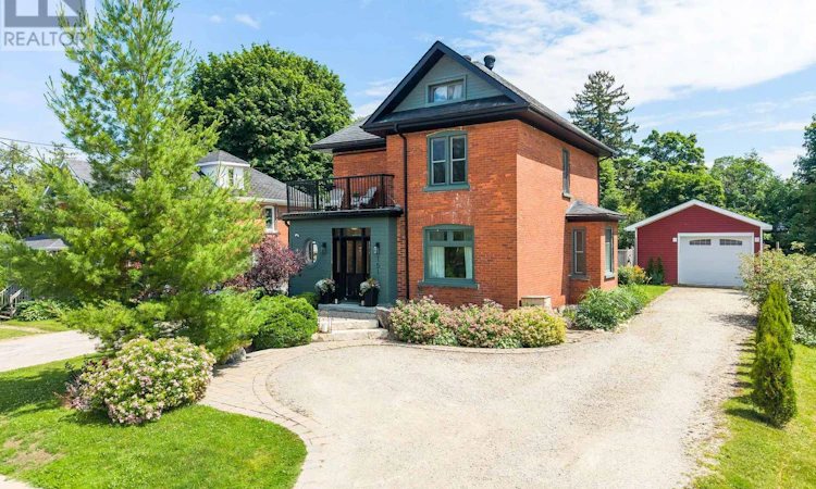 151 Nelson Street W