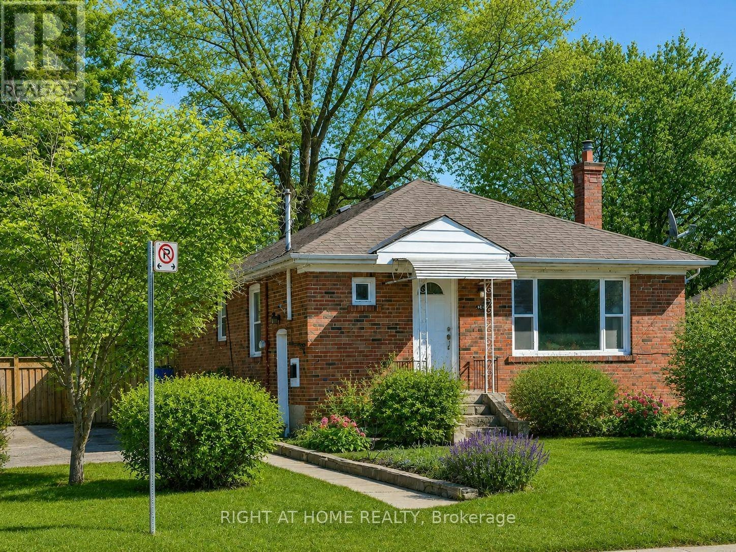 48 Loney Avenue, Toronto, ON, M3L 1E9