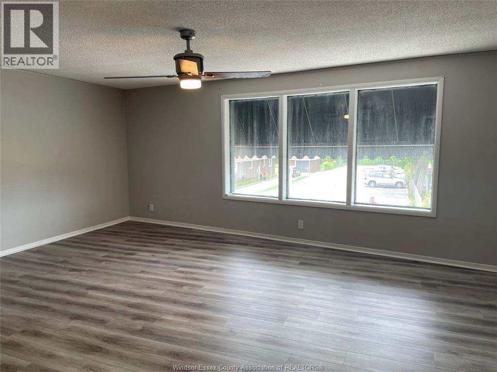 12129 Tecumseh Road East, Tecumseh, ON, N8N 1M2 - 4