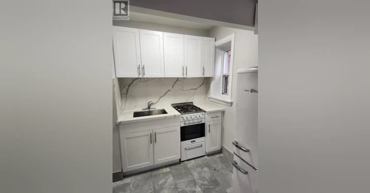 202-98 Vaughan Road, Toronto, ON, M6C 2M1 - 3