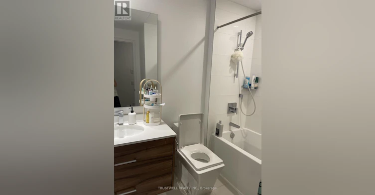 2605-488 University Avenue, Toronto, ON, M5G 0C1 - 8