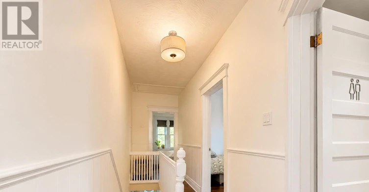 118 Galt Avenue, Toronto, ON, M4M 2Z3 - 18