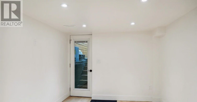 LOWER-285 Rhodes Avenue, Toronto, ON, M4L 3A4 - 4