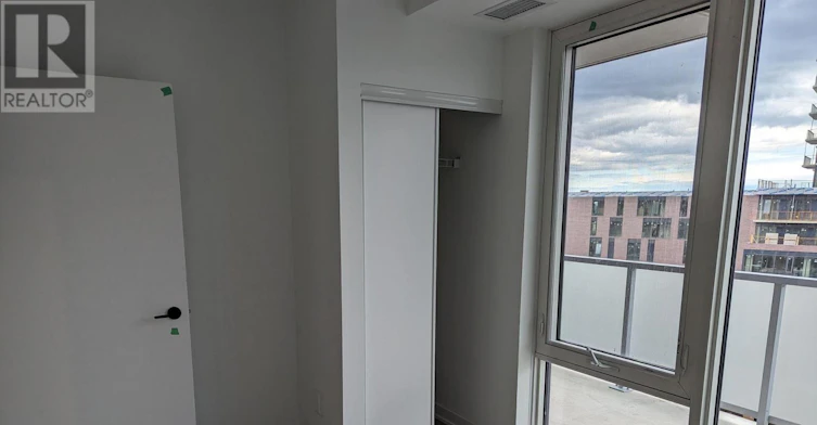 447-215 Lakeshore Road W, Mississauga, ON, L5H 1G5 - 5