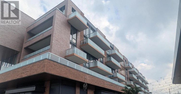 447-215 Lakeshore Road W, Mississauga, ON, L5H 1G5 - 2