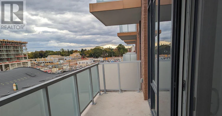 447-215 Lakeshore Road W, Mississauga, ON, L5H 1G5 - 7