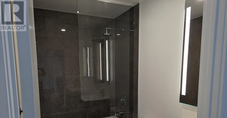 447-215 Lakeshore Road W, Mississauga, ON, L5H 1G5 - 3