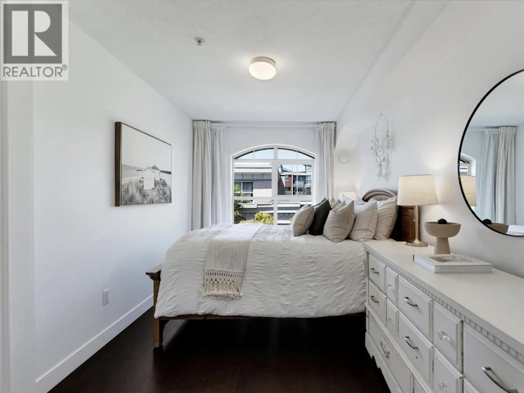 323-332 Lonsdale Avenue, North Vancouver, BC, V7M 3M5 - 17