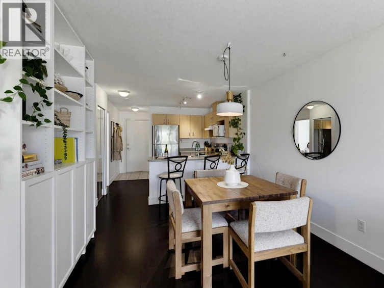 323-332 Lonsdale Avenue, North Vancouver, BC, V7M 3M5 - 11