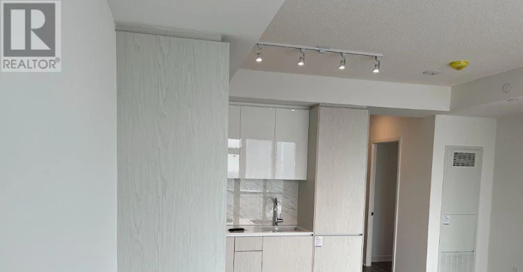 1705-28 Interchange Way, Vaughan, ON, L4K 0P8 - 6