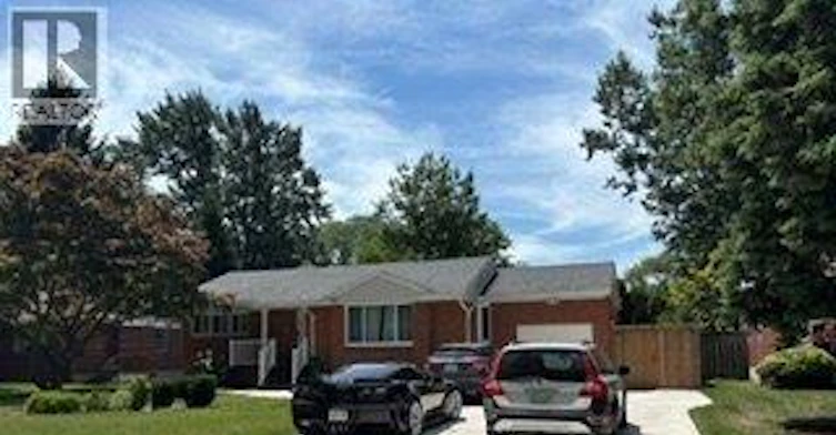 LOWER-3331 Maisonneuve, Windsor, ON, N9E 1Y6