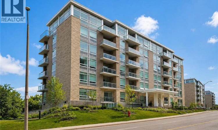 403-455 Charlton Avenue E