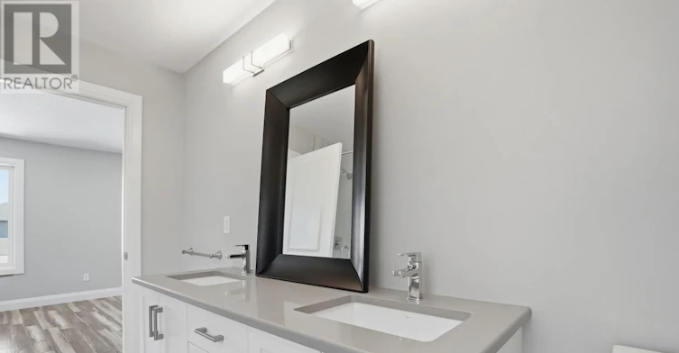 UPPER-2775 Oriole Drive, London, ON, N6M 0G9 - 23