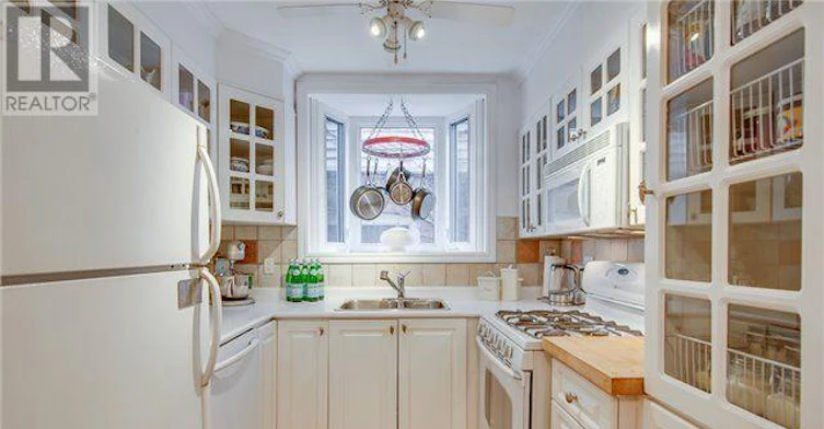MAIN-75 Spruce Hill Road, Toronto, ON, M4E 3G2 - 7