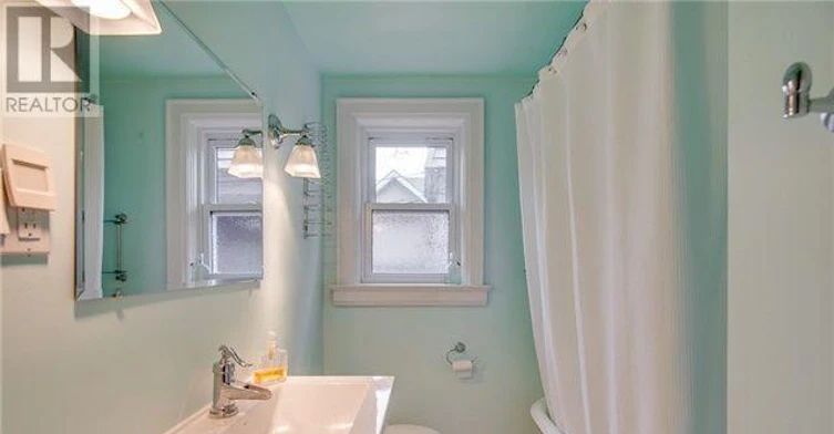 MAIN-75 Spruce Hill Road, Toronto, ON, M4E 3G2 - 8