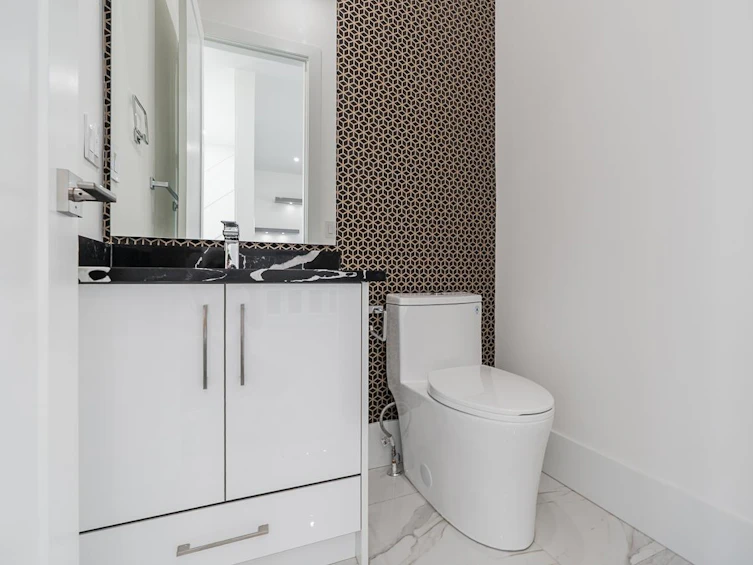 15051 63a Avenue, Surrey, BC, V3S 3H8 - 12