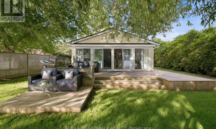 130 Bay Lane