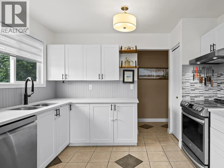 2447 Margaret Road, Westbank, BC, V4T 1N6 - 8