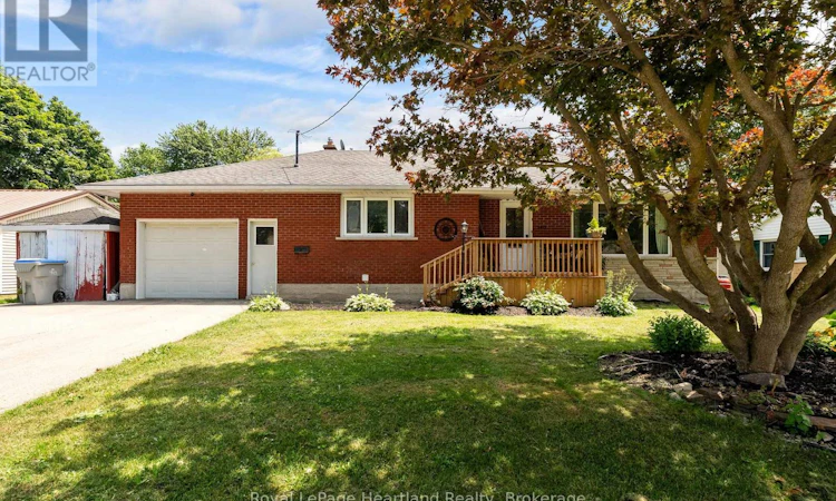 240 Elm Avenue N