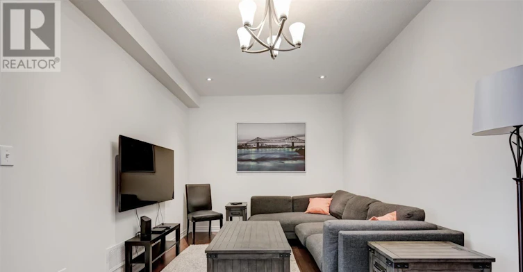 27 Erinview Terrace, Toronto, ON, M9C 0C3 - 4