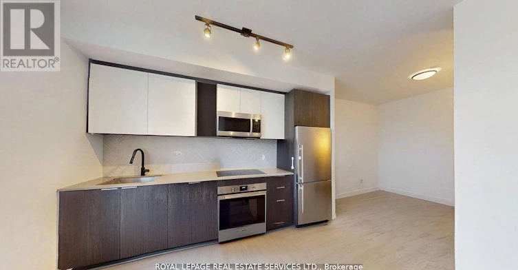 105-36 Zorra Street, Toronto, ON, M8Z 0G5 - 3