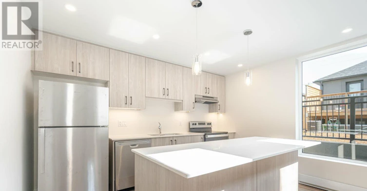 GSUITE-40 Montcalm Avenue, Toronto, ON, M6E 4N7 - 11