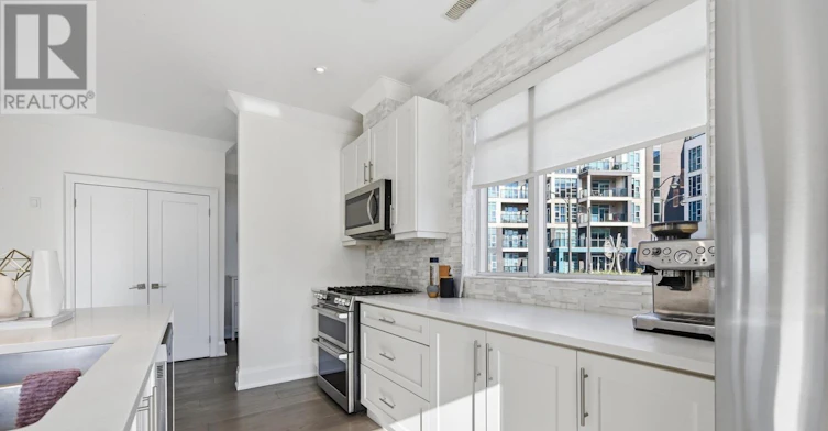 2 Concord Place, Grimsby, ON, L3M 0G6 - 10