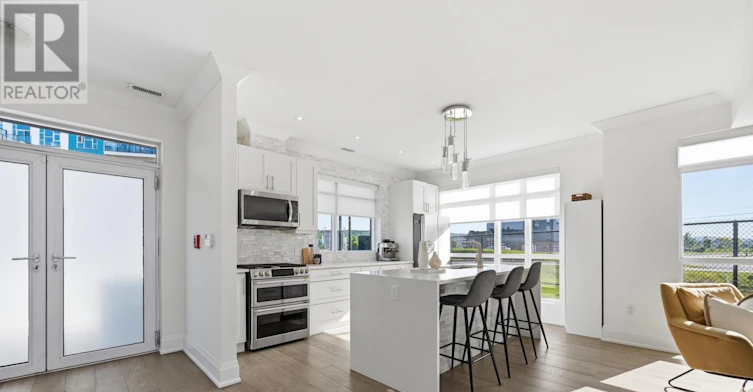 2 Concord Place, Grimsby, ON, L3M 0G6 - 5
